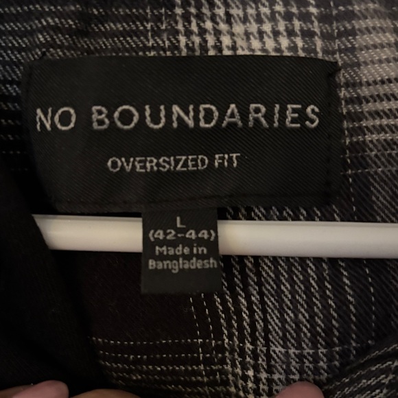 Men's Black and Gray Plaid Hooded Button Down Shirt. Size L - Picture 3 of 10